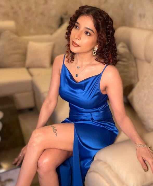 ஒத்த பார்வை பாத்து செல்லு மொத்த சொத்த எழுதித்தாரேன் மூச்சு உட்பட டீ போல நீ