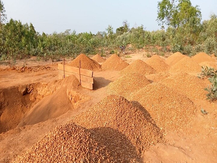 மணல் கொள்ளையை விஞ்சும் கூழாங்கற்கள் கொள்ளை - ஆரோவில் அருகே பறிபோகும் தமிழகத்தின் கனிமவளம்...!