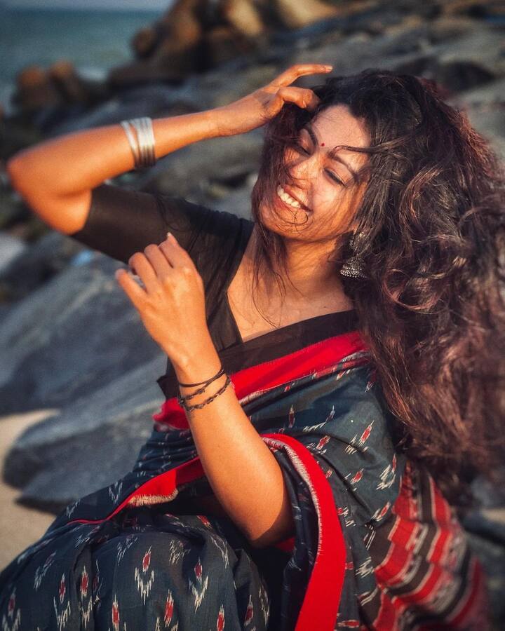 பூவில் தோன்றும் வாசம் அதுதான் ராகமோ?