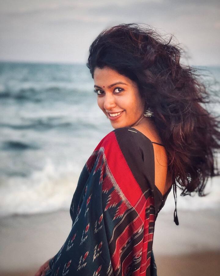 மனதின் ஆசைகள்.. மலரின் கோலங்கள்..
