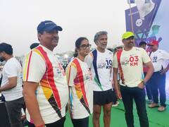 In Pics: 'हाफ मैराथन दौड़' में पटना पहुंचे मिलिंद सोमन की तस्वीरें देखें, जानें महिला और पुरुष प्रतिभागियों में कौन बना विजेता