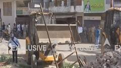 Prayagraj: बाहुबली पूर्व सांसद अतीक अहमद के पुश्तैनी मकान फर चला बुलडोजर, बाउन्ड्री वाल जमींदोज