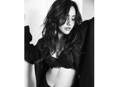 PHOTO : ‘ब्युटी इन ब्लॅक’, नेहा शर्माच्या बोल्ड फोटोशूटने वाढवला इंटरनेटचा पारा!