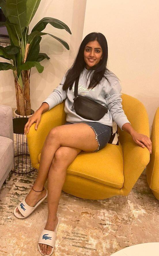 அன்பே உன் ஒற்றை பார்வை அதை தானே யாசித்தேன் கிடையாதென்றால் கிளியே என் உயிர் போக யோசித்தேன்