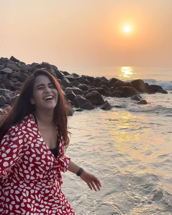 దీప్తి సునయన ఫోటోలు -Image credit: Deepthi Sunaina/Instagram