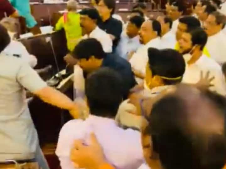 Watch: बंगाल विधानसभा में हंगामा, बीजेपी और टीएमसी विधायकों में हाथापाई, कपड़े फाड़े