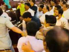 Watch: बंगाल विधानसभा में हंगामा, बीजेपी और टीएमसी विधायकों में हाथापाई, कपड़े फाड़े