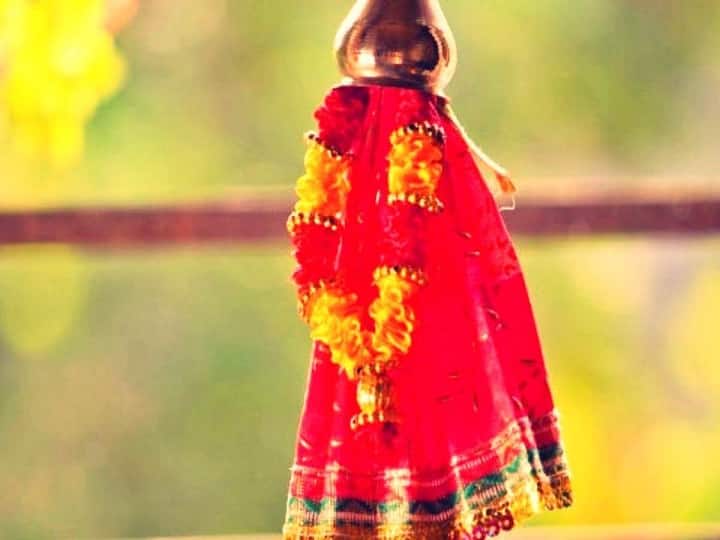 Gudi Padwa 2022 : 'असा' साजरा करतात गुढीपाडवा; वाचा पूजा, तिथी आणि धार्मिक महत्त्व gudi padwa 2022 gudi padwa this year on 2nd April Know the tithi and importance of the day Gudi Padwa 2022 : 'असा' साजरा करतात गुढीपाडवा; वाचा पूजा, तिथी आणि धार्मिक महत्त्व