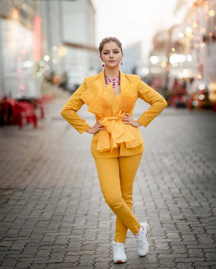 रुबीना दिलैक शानदार एक्टिंग के अलावा अपनी खूबसूरती और फैशन सेंस के लिए भी जानी जाती हैं.