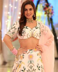 ਰੂਪ 'ਚ ਇੰਨੀ ਸਾਦਗੀ, ਸ਼ਰਧਾ ਆਰਿਆ ਦੀਆਂ ਖੂਬਸੂਰਤੀ ਭਰੀਆਂ ਤਸਵੀਰਾਂ ਨੇ ਕੀਲਿਆ ਫੈਨਜ਼ ਦਾ ਦਿਲ