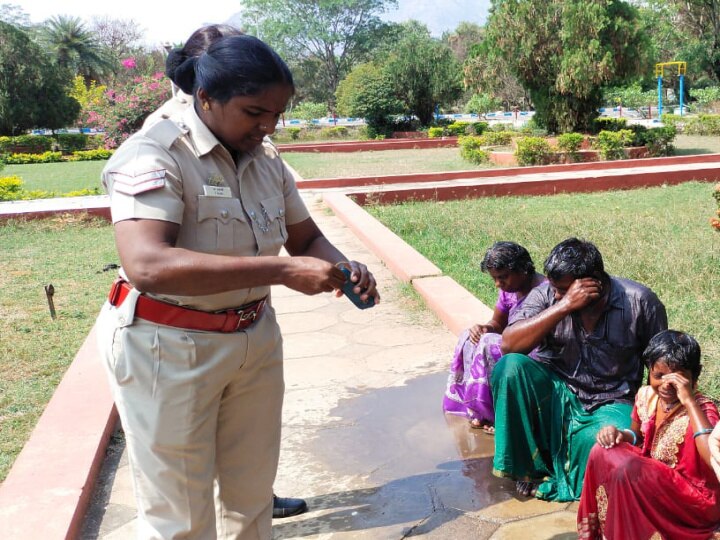 திருவண்ணாமலை; ஆட்சியர் அலுவலகத்தில் கந்துவட்டி கொடுமையால் குடும்பத்தினர் தீக்குளிப்பு முயற்சி