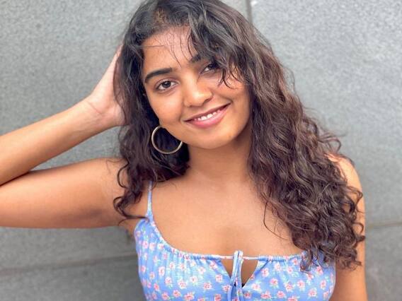 Shivathmika Rajashekar: శివాత్మికను ఇంత గ్లామర్గా ఎప్పుడైనా చూశారా? Shivathmika Rajashekar: శివాత్మికను ఇంత గ్లామర్గా ఎప్పుడైనా చూశారా?