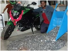 1 रुपये के सिक्कों के साथ लड़के ने खरीदी 2.6 लाख की बाइक, सिक्कों को गिनने में लगे 10 घंटे