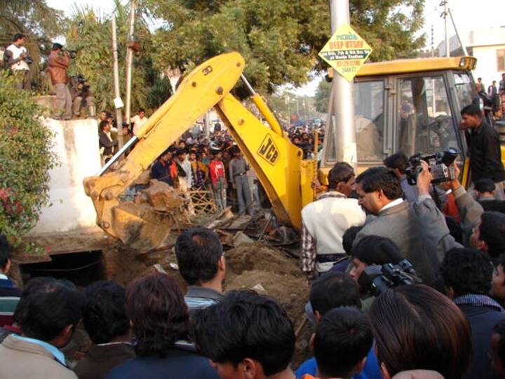 Fearing Bulldozers Yogi Adityanath Over 50 Criminals Surrender In Uttar Pradesh In Two Weeks Fearing Bulldozers, Over 50 Criminals Surrender In Uttar Pradesh In Two Weeks: Report