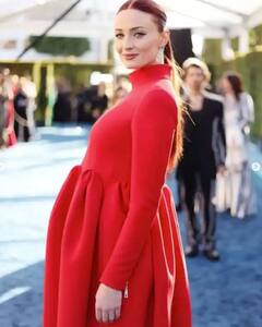 Photos: ਆਸਕਰ ਈਵੈਂਟ 'ਚ ਪਤੀ ਨਾਲ ਪਹੁੰਚੀ ਪ੍ਰਿਅੰਕਾ ਚੋਪੜਾ ਦੀ ਭਾਬੀ ਸੋਫੀ ਟਰਨਰ, ਵੇਖੋ ਤਸਵੀਰਾਂ