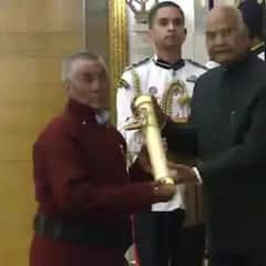 Padma Awards 2022 : নীরজ চোপড়া থেকে সোনু নিগম, ছবিতে রাষ্ট্রপতির হাত থেকে পদ্ম-পুরস্কার প্রাপকরা