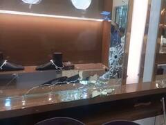 Gold Diamond Loot: बिहार में बड़ी लूट, ज्वेलरी शॉप से करीब 1 करोड़ के आभूषण ले भागे बदमाश, 6 की संख्या में आए थे अपराधी