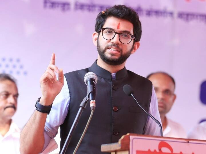 Maharashtra will see a large number of charging stations in the next few years says Minister Aaditya Thackeray Aaditya Thackeray : महाराष्ट्रात येत्या काही वर्षात मोठ्या प्रमाणात चार्जिंग स्टेशन दिसतील : आदित्य ठाकरे 