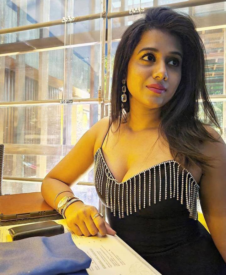 என்னென்னமோ கொஞ்சி பேச துடிக்கிறேன் நீயும் பேசினா கண்ணே