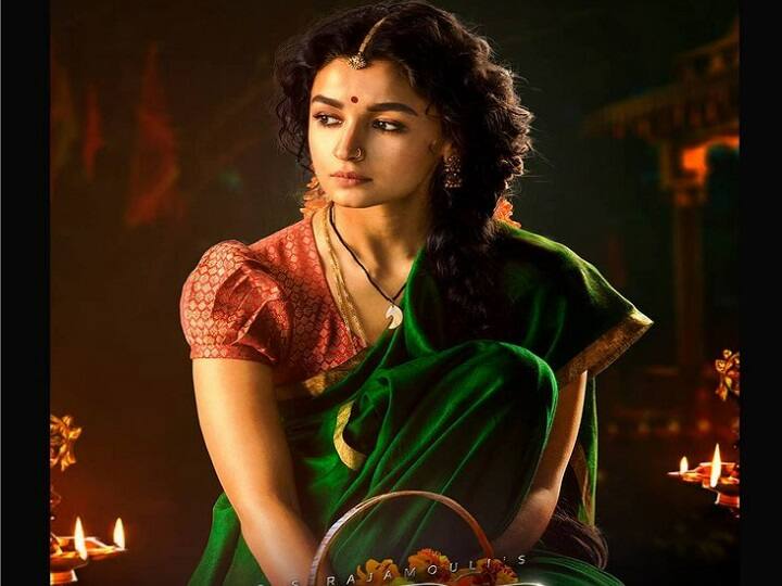 आलिया भट्ट ने फिल्म में राम चरण की मुहब्बत बनी हैं. इस रोले सिर्फ 9 करोड़ रुपए चार्ज किए हैं.