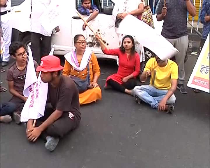 কেন্দ্রীয় সরকারের বিরুদ্ধে একের পর এক জনস্বার্থ বিরোধী নীতির অভিযোগ তুলে দেশব্যাপী দু’দিনের ধর্মঘটের ডাক দিয়েছে একাধিক বামপন্থী কৃষক ও শ্রমিক সংগঠন।