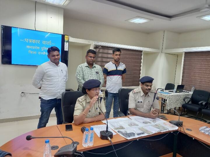 Ujjain: कर्ज से डिप्रेशन में आकर सुसाइड करने मुंबई गया शख्स, बदमाशों के साथ मिलकर किया ये कांड Ujjain Man reached Mumbai to commit suicide looted along with miscreants police caught ANN Ujjain: कर्ज से डिप्रेशन में आकर सुसाइड करने मुंबई गया शख्स, बदमाशों के साथ मिलकर किया ये कांड