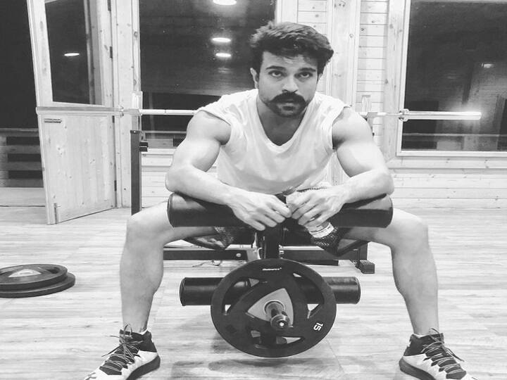 मीडिया रिपोर्ट्स के मुताबिक राम चरण ने फिल्म के लिए 45 करोड़ रुपए चार्ज किए हैं.