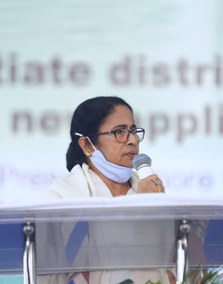 বুধবার সকালে টাইগার হিলে যাওয়ার কথা মুখ্যমন্ত্রীর। বিকেলে মহাকালী মন্দিরে পুজো দেবেন। বৃহস্পতিবার কলকাতায় ফেরার কথা মমতা বন্দ্যোপাধ্যায়ের। (ছবি সৌজন্য়: মমতা বন্দ্যোপাধ্যায়ের ফেসবুক পেজ)