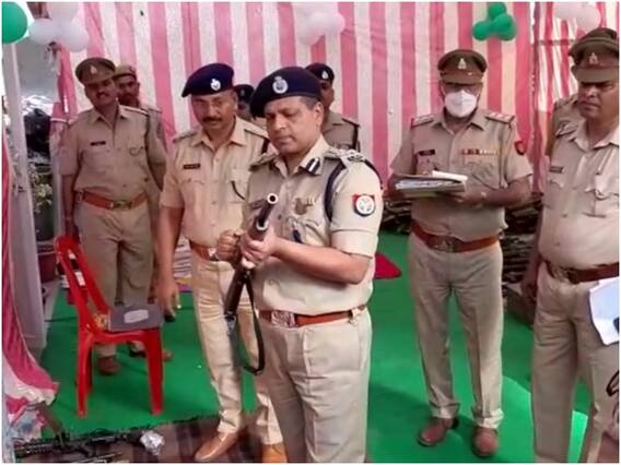 Etah News: महिलाओं के खिलाफ अपराध और साइबर क्राइम में हुई वृद्धि, अब प्रशासन ने उठाया ये कदम Etah News: महिलाओं के खिलाफ अपराध और साइबर क्राइम में हुई वृद्धि, अब प्रशासन ने उठाया ये कदम