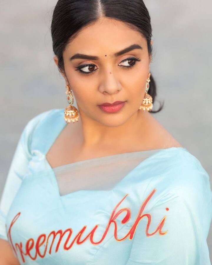 శ్రీముఖి హాట్ ఫోటోలు (Photo Courtesy: Sreemukhi Instagram)