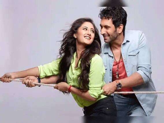 रश्मि देसाई और नंदीश संधू की मुलाकात सीरियल उतरन के सेट पर हुई थी. शादी के कुछ समय बाद ही इन दोनों का तलाक हो गया था.