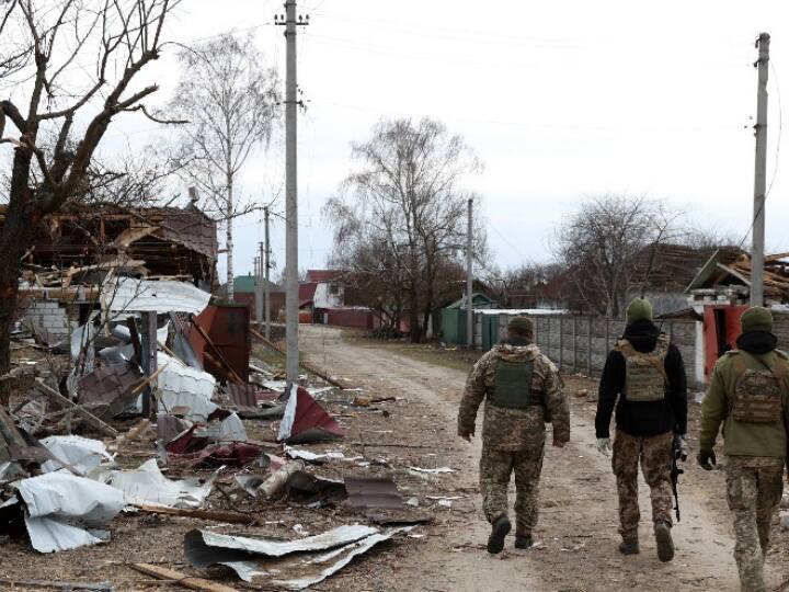 Ukraine Russia War Russian Troops left Chernobyl Nuclear Plant With Ukrainian hostages यूक्रेन में चेर्नोबिल न्यूक्लियर पावर प्लांट पर कब्जा छोड़ जा रहे हैं रूसी सैनिक, ये है वजह