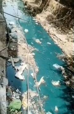 PHOTO : आधी हिरवा पाऊस, गुलाबी रस्ते आता निळा नाला; प्रदूषणामुळे डोंबिवलीकर हैराण!