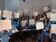 Bihar News: प्रश्नपत्र देखते ही बच्चों ने शुरू कर दिया हंगामा, कहा- ऐसे में हमलोग कैसे देंगे एग्जाम, जानें पूरा मामला