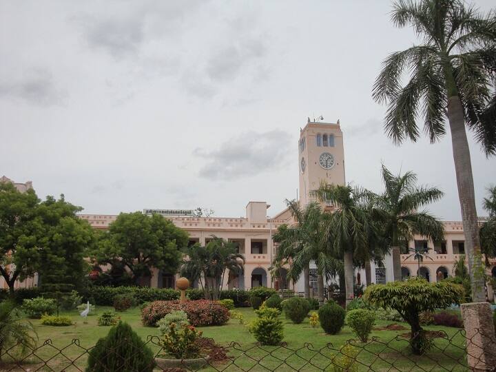 Do not join distance Education course at Annamalai University - UGC Annamalai University: அண்ணாமலை பல்கலை., தொலைதூர படிப்பில் சேர வேண்டாம் - யுஜிசி எச்சரிக்கை.!