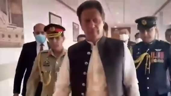 Imran's Resignation Row: What happened in Pakistan today? | Bharat Ki Baat (30 March 2022)