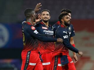 RCB vs KKR: हर्षल पटेल ने डेल स्टेन को छोड़ा पीछे, अपने नाम किया यह अद्भुत रिकॉर्ड
