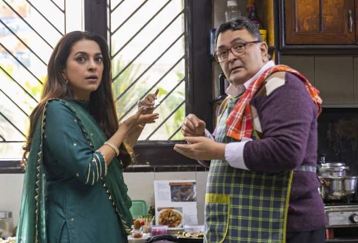 अभिनेता ऋषि कपूर का निधन लंबी बीमारी से जूझने के बाद 2020 में हुआ था. उस वक्त वो शर्मा जी नमकीन फिल्म की शूटिंग कर रहे थे. फिल्म की शूटिंग थोड़ी बाकी थी. जिसे बाद में परेश रावल ने पूरा किया. (फोटो – सोशल मीडिया)