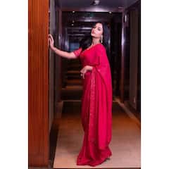 KGF Chapter 2 Srinidhi Shetty: ఎర్రచీరలో కేజీఎఫ్ బ్యూటీ ఎంత బావుందో, ఓ లుక్కేయండి