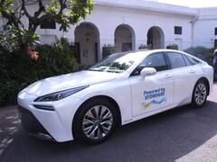 Hydrogen Car : हायड्रोजन कारनं केंद्रीय मंत्री नितीन गडकरी संसदेत, प्रदूषण मुक्तीसाठी घेतला पुढाकार