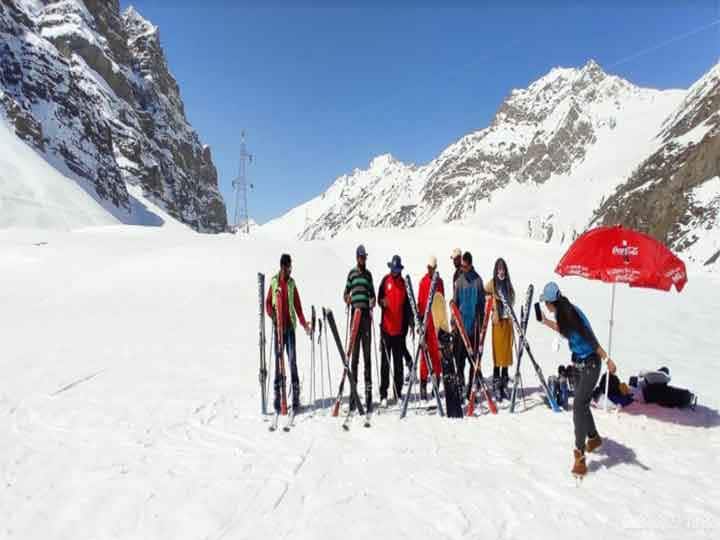 In Drass Ladakh you can enjoy skiing even in summer snow remains till the end of April ann ‘बर्फीले रेगिस्तान’ के इस इलाके में गर्मियों में भी ले सकते हैं स्कींइग का मजा, अप्रैल के अंत तक रहती है बर्फ