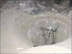 દિલ્હીમાં મોટી દુર્ઘટના, 3 લોકો ઊંડી ગટરમાં પડ્યા, બચાવવા ગયેલો રિક્ષાવાળો પણ ફસાઈ ગયો