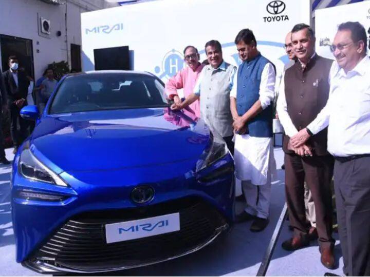 केंद्रीय मंत्री नितीन गडकरी (Nitin Gadkari) यांच्या हस्तेच या कारचं उद्घाटन करण्यात आलं होतं.