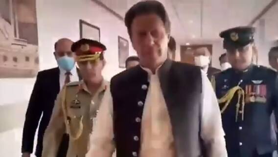 PM Imran Khan की कुर्सी बच पाना अब मुश्किल, ये है पाकिस्तान नेशनल असेंबली का पूरा गणित | भारत की बात