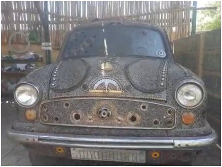 Indore  Ambassador car made with the help of 700 kilogram garbage and motor parts ANN Indore News: कबाड़ से जुगाड़, 700 किलो लोहे की मदद से किया अनोखा काम, देखकर आप भी कहेंगे वाह!