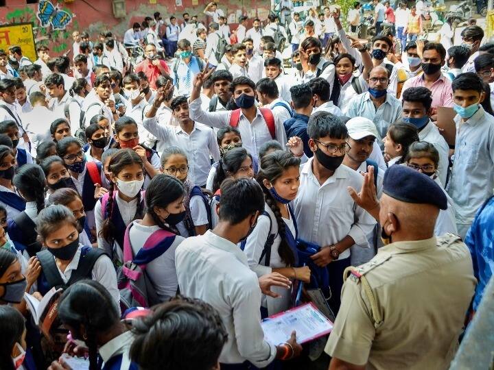 Ballia Paper Leak News: बलिया पेपर लीक मामले में कॉलेज के मैनेजर समेत 3 पर लगी रासुका, पुलिस ने बताई ये बात Ballia Paper Leak News NSA on 3 including college manager nirbhay singh in Ballia paper leak case Ballia Paper Leak News: बलिया पेपर लीक मामले में कॉलेज के मैनेजर समेत 3 पर लगी रासुका, पुलिस ने बताई ये बात