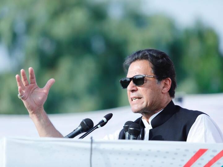 Pakistan Minister Fawad Chaudhry on Imran Khan resignation Political Crisis In Pakistan: इमरान खान देंगे पीएम पद से इस्तीफा? मंत्रियों ने किया ये दावा