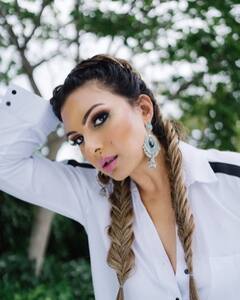 Somy Ali : सलमानची एक्स गर्लफ्रेंड सोमी चर्चेत; 'या' व्यक्तीला दिला वॉर्निंग मेसेज!