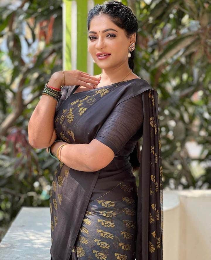 கருப்பு தான் எனக்கு புடிச்ச கலரு