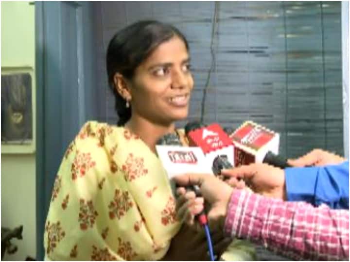 Meerut Despite getting a job, the college was not joining, CM's office called, know the whole matter Meerut: नौकरी ज्वाइन कराने के लिए तीन महीने की सैलरी मांग रहा था कॉलेज, पीड़ित की सूचना पर प्रशासन ने की ये कार्रवाई